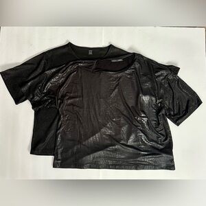 2 for 1 Cropped SHEIN Black Texture Printed Tees